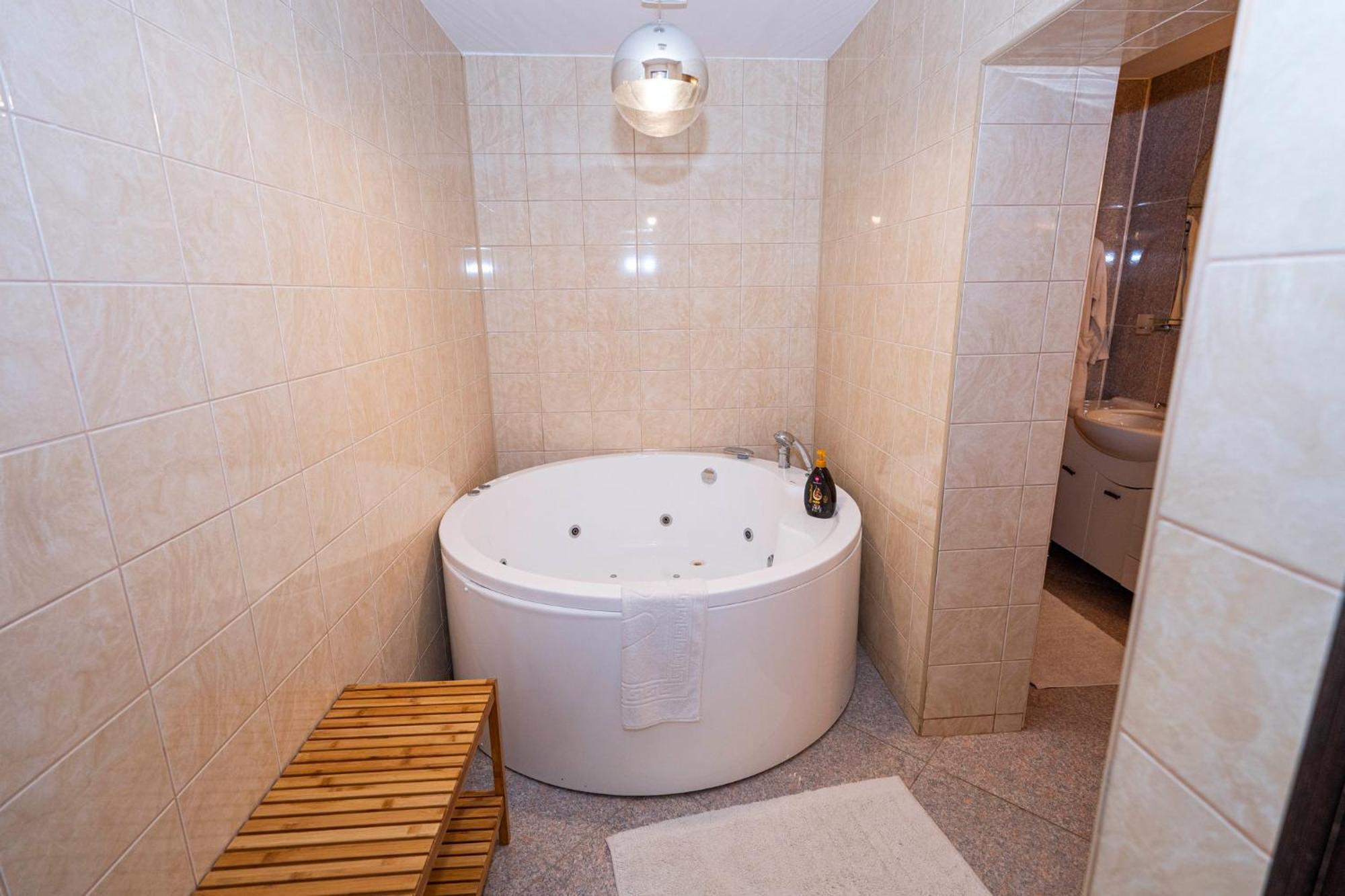 Noblesse Suite 갈라치 외부 사진